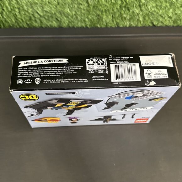 LEGO 76158 Batman Batboat The Penguin Pursuit! New Retired Damaged Box - Picture 5 of 6